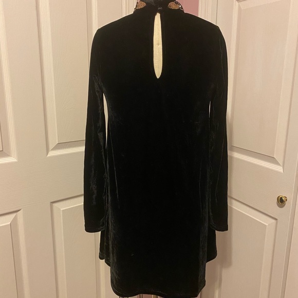 Velvet dress - Picture 2 of 3